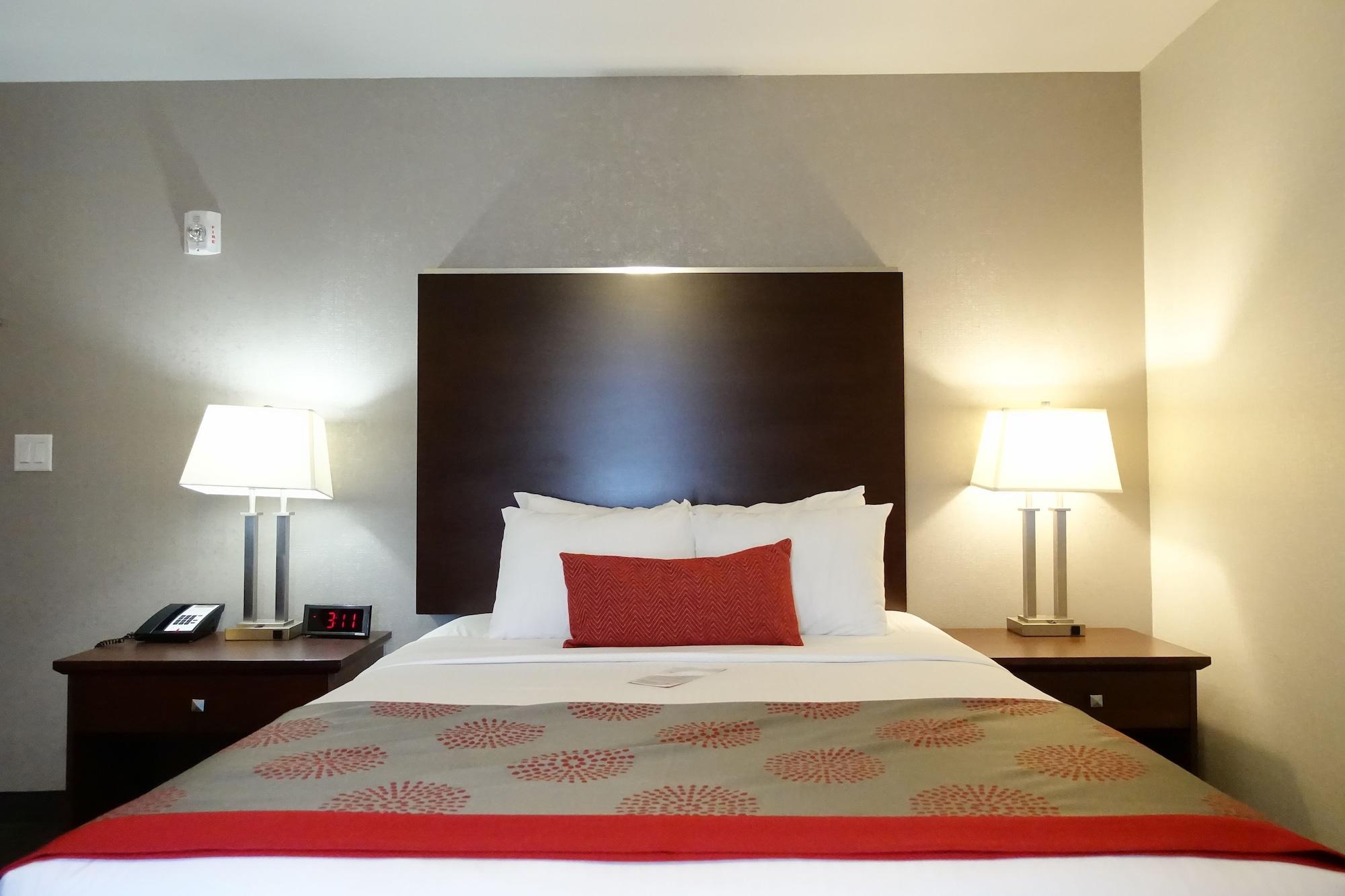 Hotel Ramada By Wyndham Moose Jaw Exterior foto